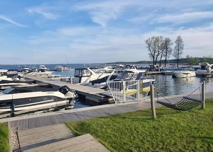 E10 W Nautica Nad Jeziorem W Gizycku